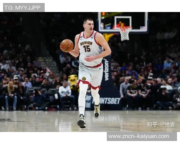 布克成为历史第三在720场比赛内得分超17000三分超1500与库表齐名