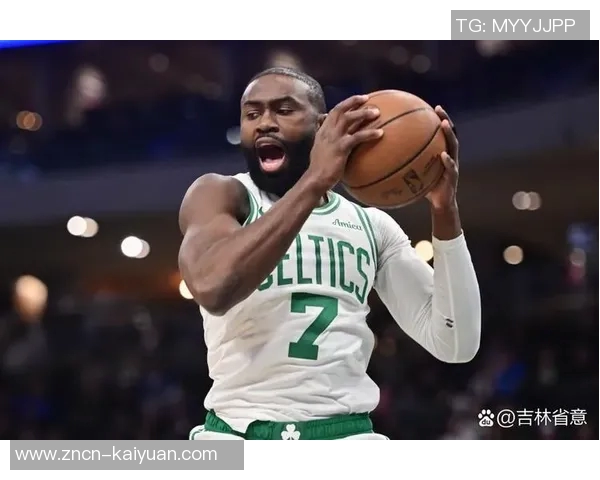 杰伦布朗进入MVP讨论后防守压力加大效率下滑引发关注